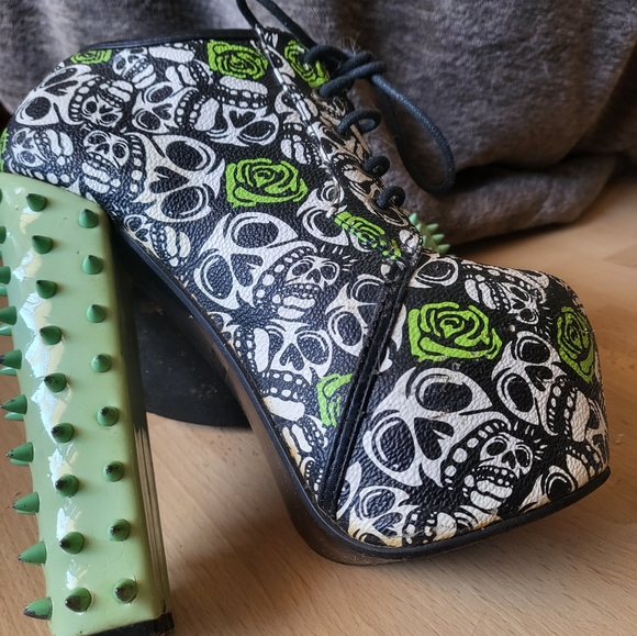 Skull & Rose Spiked Platform Booties - Picture 6 of 7